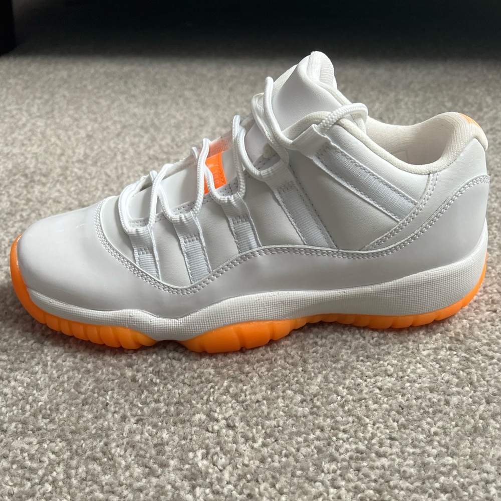 Air Jordan 11 Low WMNS Citrus